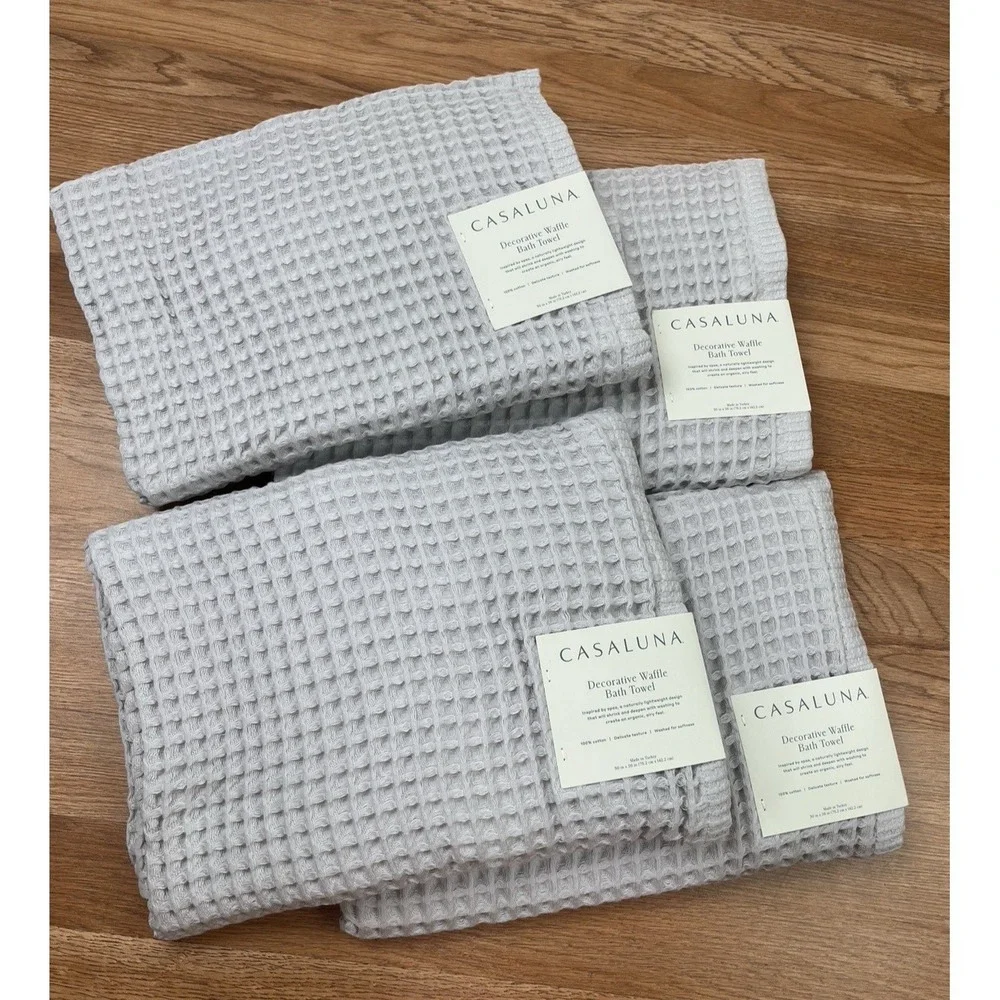 Set of 4 Casaluna Waffle Bath Towels in Light Grey, 100% Cotton, 30" x 56" NEW - Picture 1 of 5